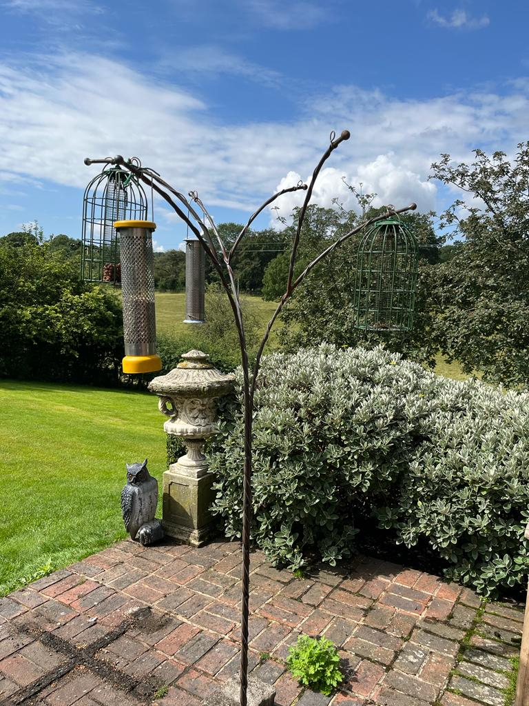 penelope-metal-bird-feeder-pole-watt-terrace